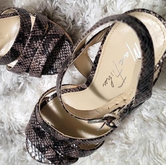 Marc Fisher Faux Snake Skin Cork Heels Size 6M - Picture 2 of 9